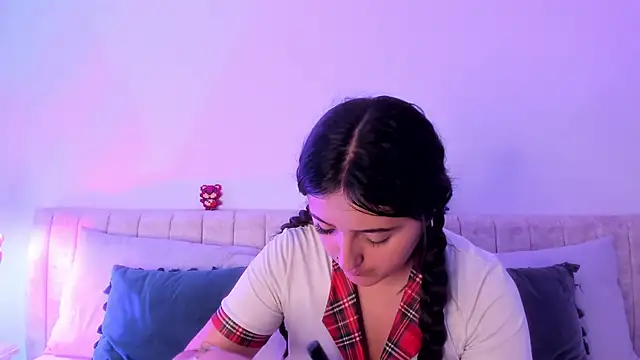 Kathia Morelli online show from February 2025 11:50:02 AM