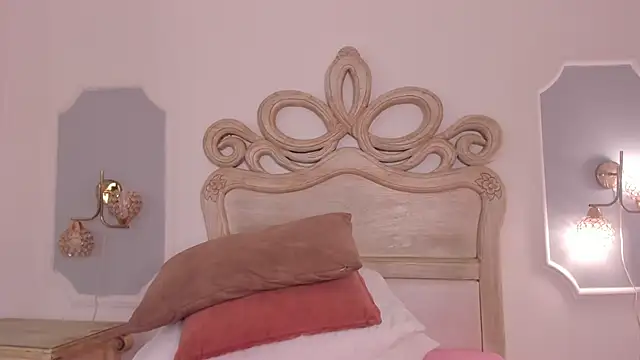 Sara  Williams online show from September 2025 04:02:02 AM