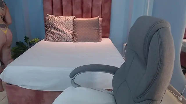 Violetta rainbow online show from November 2025 03:52:01 AM