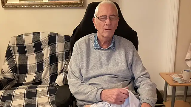 cutaboverest online show from November 2025 06:04:02 PM