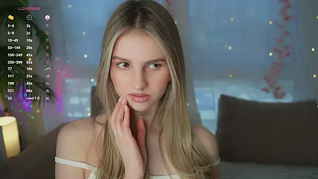 Snapshot of Fluffy-Angel chatting on January 2025 08:20:02 AM Fluffy-Angel online show from January 2025 08:20:02 AM