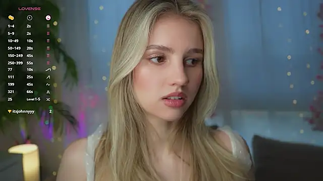 Snapshot of Fluffy-Angel chatting on January 2025 07:53:01 AM Fluffy-Angel online show from January 2025 07:53:01 AM