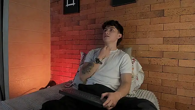 Ares Dickson online show from December 2024 02:49:02 AM