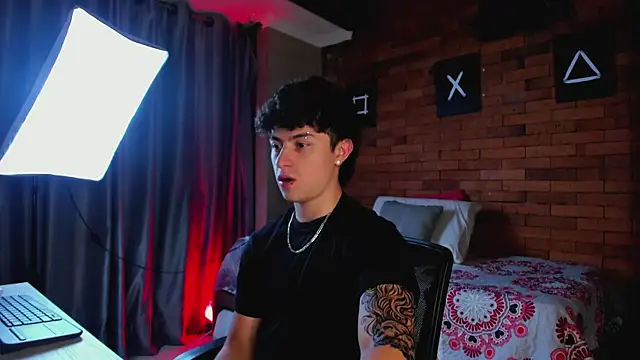 Ares Dickson online show from February 2025 06:20:02 AM