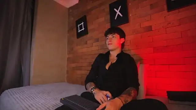 Ares Dickson online show from March 2025 04:26:01 AM