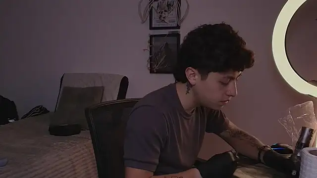 Ares Dickson online show from September 2025 07:37:02 PM