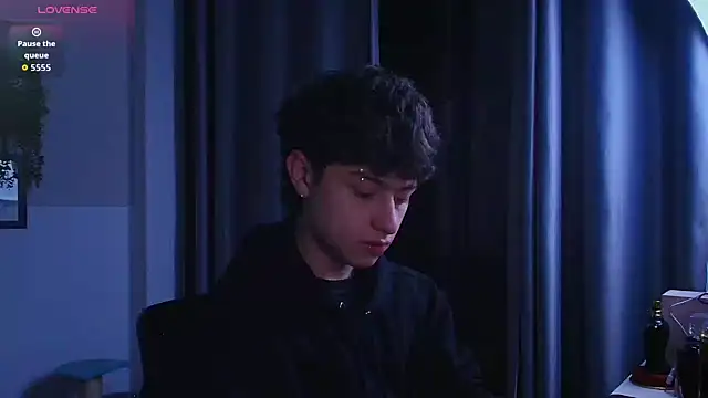 Ares Dickson online show from October 2025 03:03:02 AM