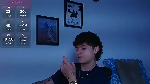 Ares Dickson online show from November 2025 04:56:02 AM