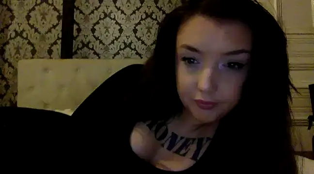 LucyLuxee19 online show from December 2024 03:58:01 PM