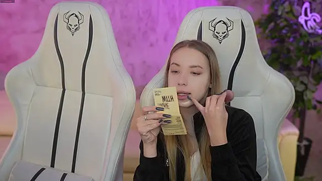 Linda054 online show from January 2025 03:50:01 PM