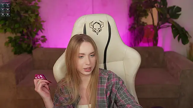 Linda054 online show from October 2025 08:24:02 PM