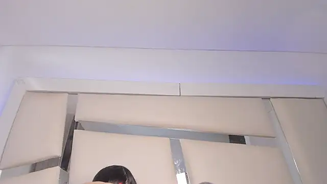 chrystal js online show from February 2025 04:14:02 PM