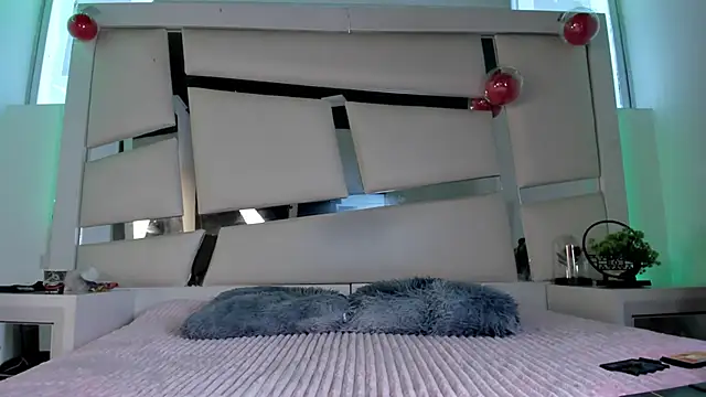 Snapshot of chrystal_js chatting on January 2026 01:37:02 PM chrystal js online show from January 2026 01:37:02 PM