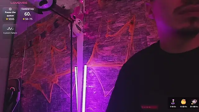 HotCouple 697 online show from October 2025 09:04:02 PM