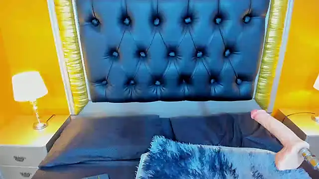 AniEvans  online show from March 2025 10:39:02 AM