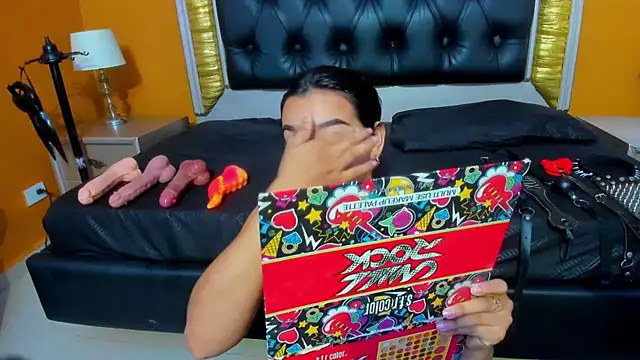 AniEvans  online show from October 2025 11:08:02 AM