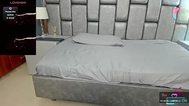 AniEvans  online show from January 2026 11:12:01 AM