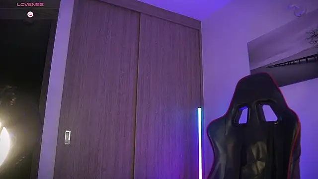 Snapshot of Rick__Smith153 chatting on March 2025 07:47:01 AM Rick Smith153 online show from March 2025 07:47:01 AM