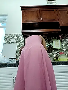    Erin    online show from September 2025 04:12:01 AM