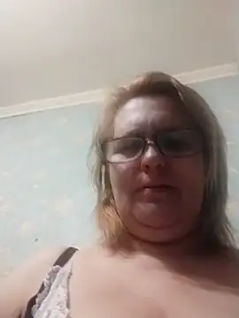 Forest-Lady online show from November 2025 07:30:02 AM