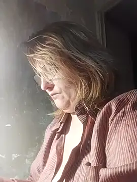 Forest-Lady online show from April 2026 05:57:01 PM