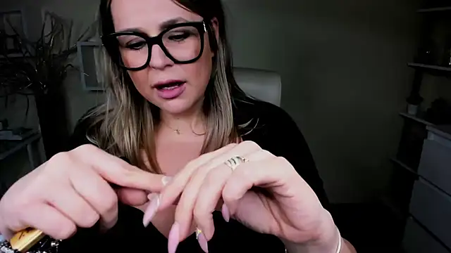 Snapshot of teaseDiana chatting on January 2025 01:51:01 PM teaseDiana online show from January 2025 01:51:01 PM