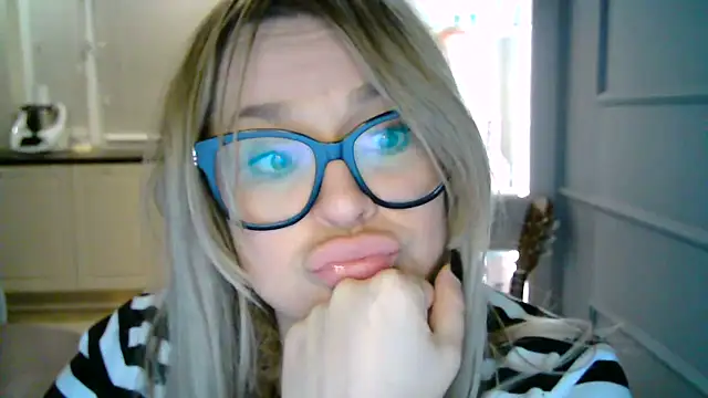 Snapshot of teaseDiana chatting on February 2025 08:07:02 PM teaseDiana online show from February 2025 08:07:02 PM