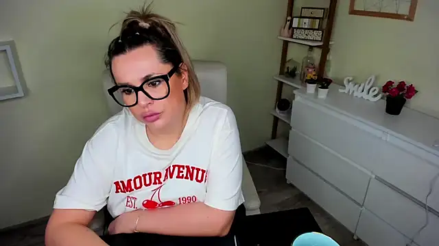 Snapshot of teaseDiana chatting on February 2025 06:50:02 AM teaseDiana online show from February 2025 06:50:02 AM