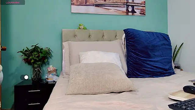 Snapshot of yanella_fire chatting on October 2025 08:05:01 PM yanella fire online show from October 2025 08:05:01 PM