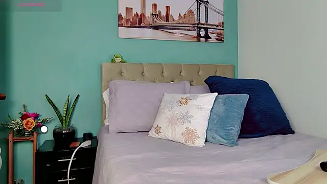 yanella fire online show from January 2026 03:39:01 PM