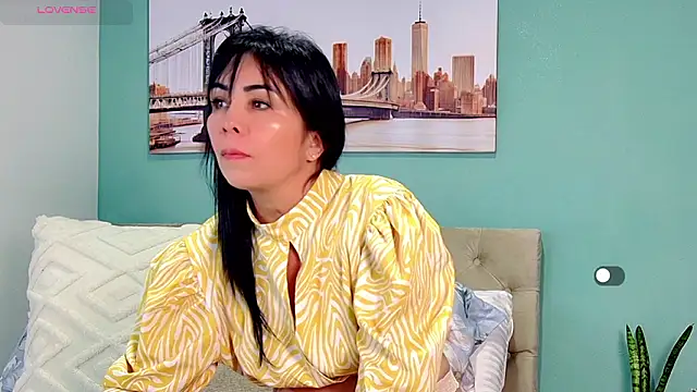 Snapshot of yanella_fire chatting on February 2026 11:49:01 AM yanella fire online show from February 2026 11:49:01 AM