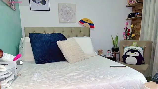 Snapshot of yanella_fire chatting on July 2026 01:18:01 PM yanella fire online show from July 2026 01:18:01 PM