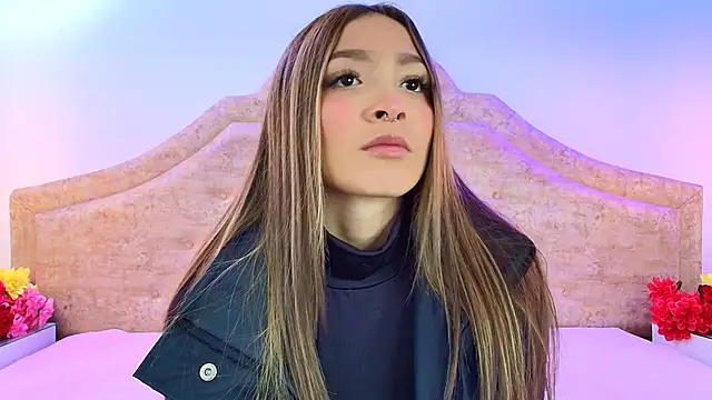 Victoria Adams14 online show from January 2025 01:11:01 PM