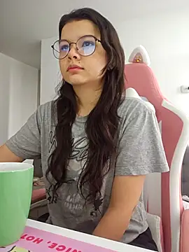 azumiichan online show from October 2025 01:51:01 PM