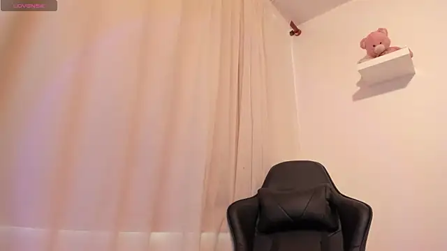 I am tori online show from December 2024 07:24:02 PM