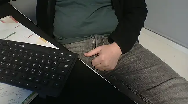 Koraymoray15 online show from February 2025 02:42:02 PM