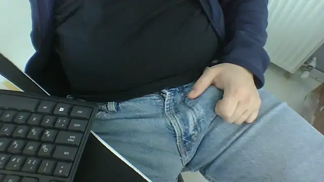 Koraymoray15 online show from March 2026 01:33:02 PM