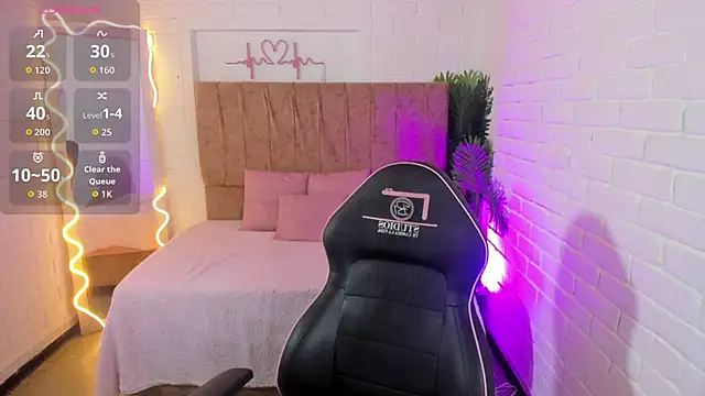 Chiara tay online show from September 2025 07:05:01 PM