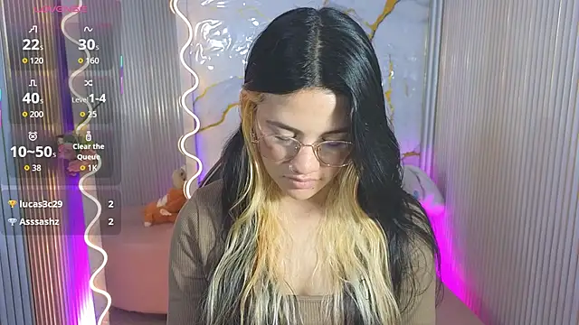 Chiara tay online show from April 2026 07:16:02 PM