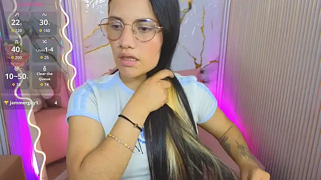 Chiara tay online show from April 2026 08:57:02 PM
