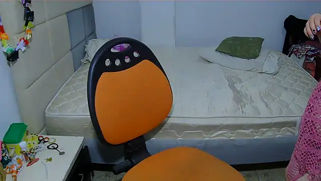 Snapshot of Jones_alexia chatting on June 2026 06:49:01 AM Jones alexia online show from June 2026 06:49:01 AM