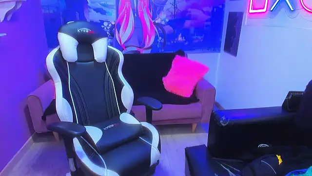 Luke Howland online show from December 2024 03:40:02 AM