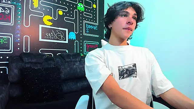 Luke Howland online show from January 2025 08:26:02 PM