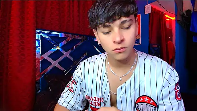 Luke Howland online show from October 2025 11:33:01 PM