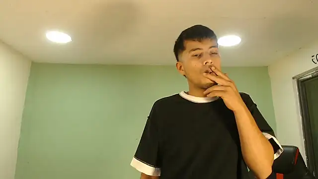 danielitopapuu online show from December 2025 12:59:02 AM