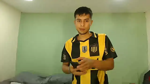 danielitopapuu online show from February 2026 03:00:02 AM