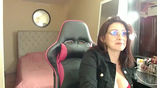 Carol Scottt online show from March 2026 08:36:01 PM