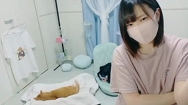 Snapshot of MEI--55 chatting on October 2025 09:12:01 AM MEI--55 online show from October 2025 09:12:01 AM