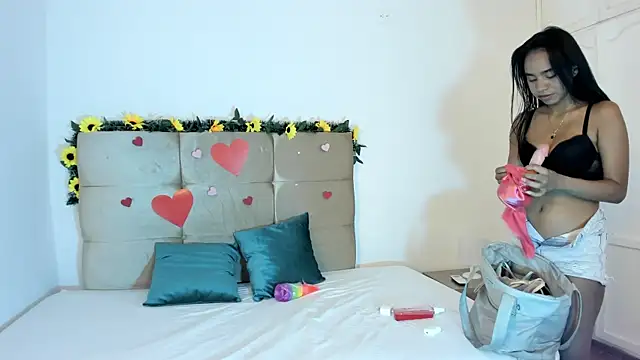 emilie paris online show from January 2025 04:24:01 PM