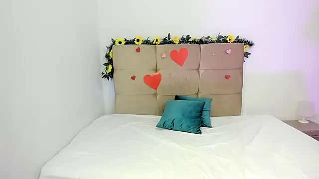 emilie paris online show from March 2025 08:46:02 PM